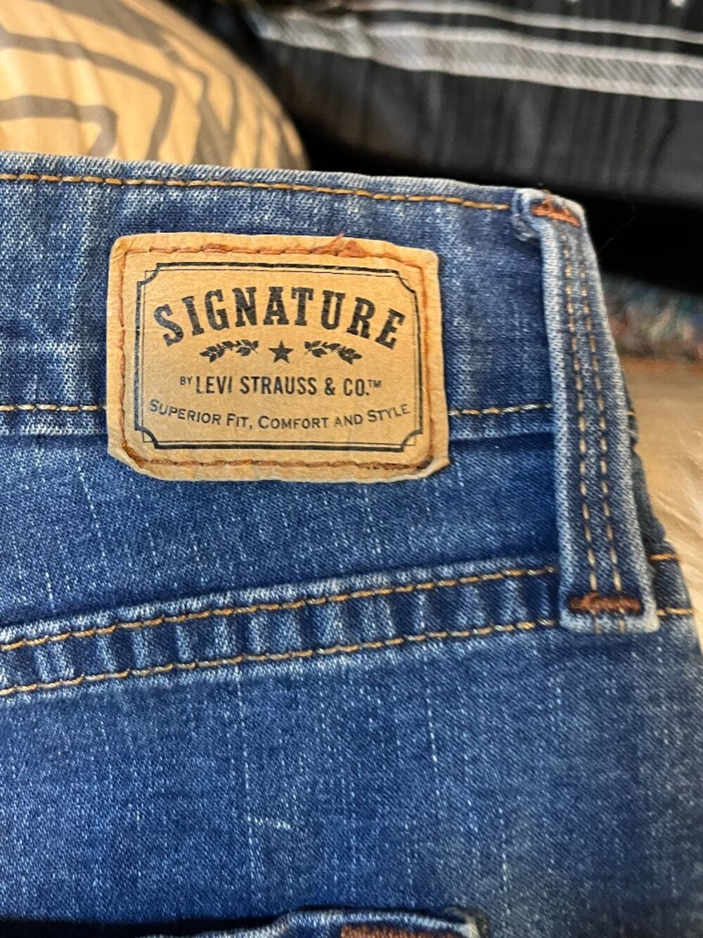 Levi Strauss Signature Jeans Womens Mid Rise Straight Raw Hem Distressed Blue M - Picture 2 of 5